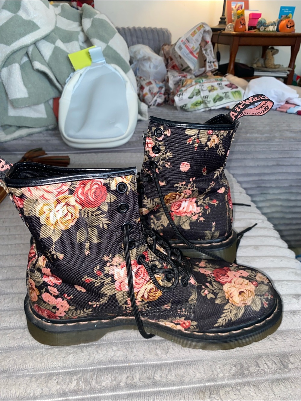 DOC MARTENS VICTORIAN ROSE NEW WITHOUT BOX WOMENS 8 BOOTS